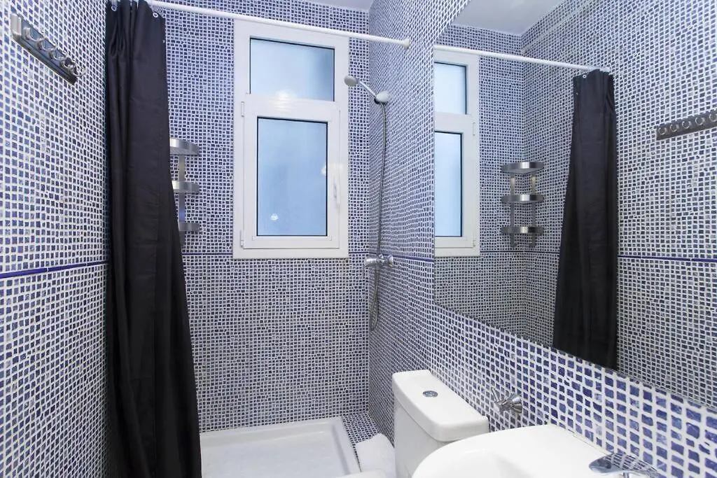 Bright & Spacious Family Flat In Central Barcelona 0*,  Spanien