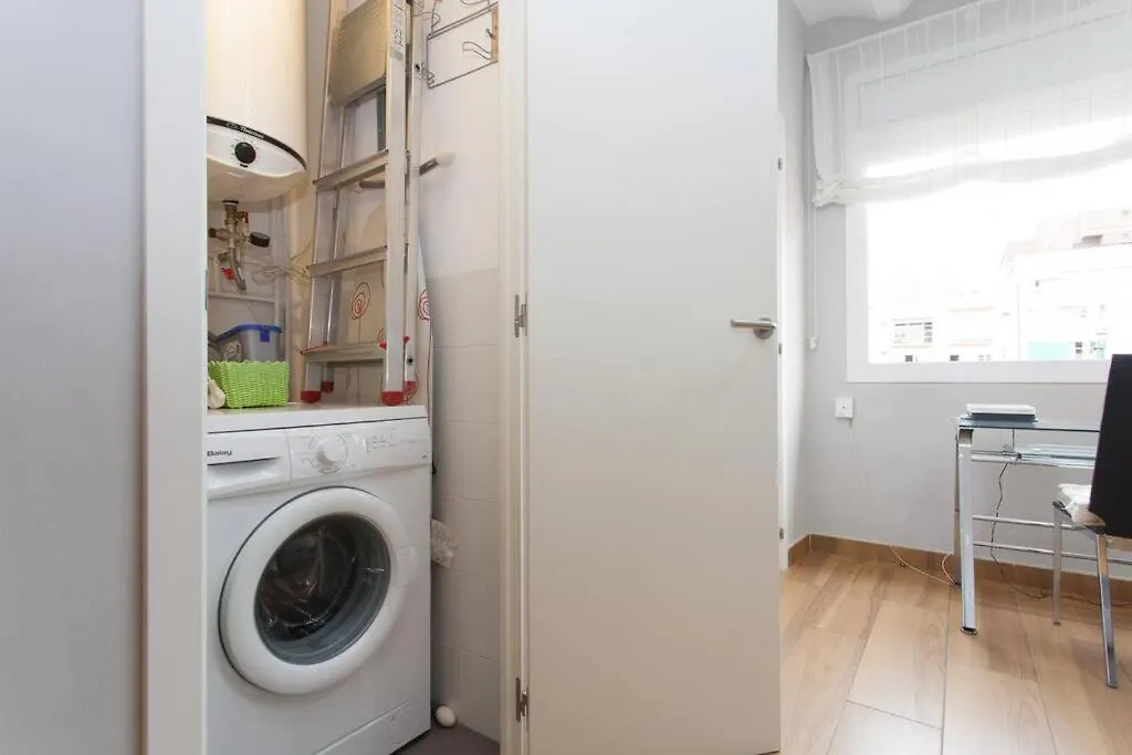 Bright & Spacious Family Flat In Central Barcelona Spanien