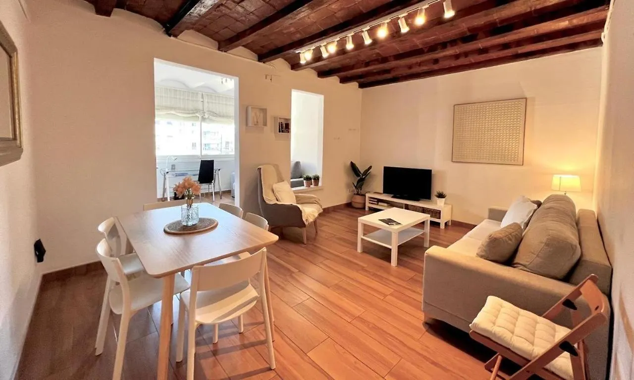 Bright & Spacious Family Flat In Central Barcelona 0*,  Spanien